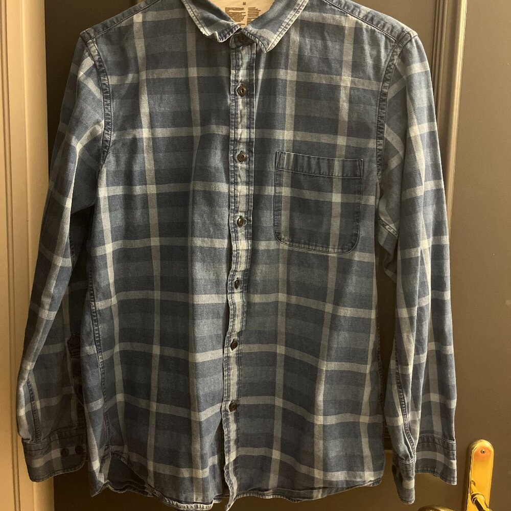 100% cotton, blue plaid button down collared shirt. Classic closet staple.